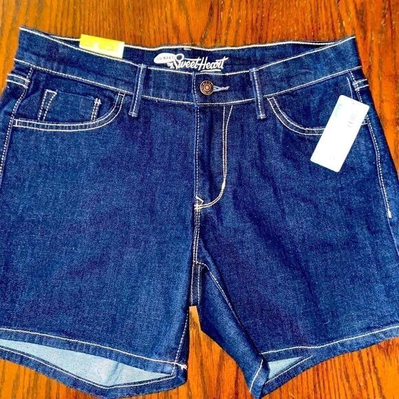 Woman’s NWT old navy denim shorts - Picture 1 of 4